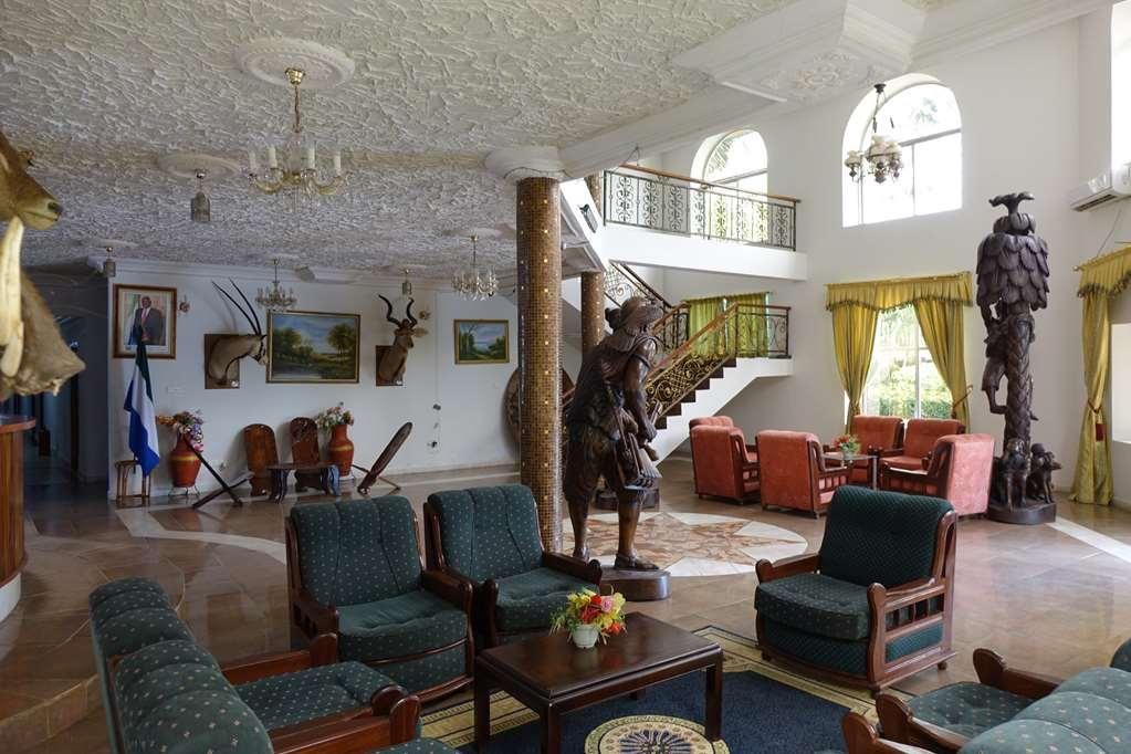 Wusum Hotel Makeni Interior foto
